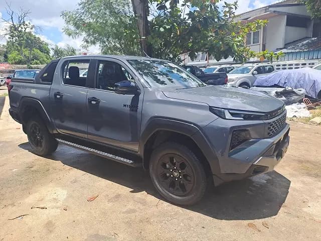 TOYOTA HILUX TRAVO thumbnail 2