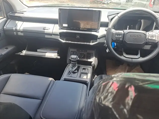 TOYOTA HILUX TRAVO thumbnail 4