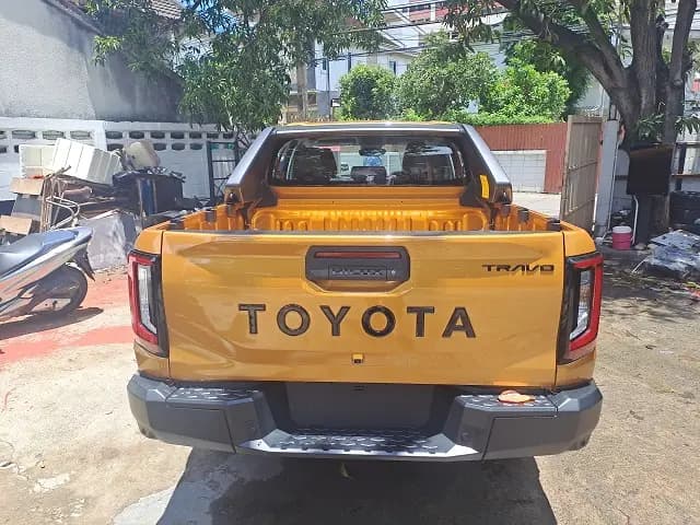 TOYOTA HILUX TRAVO thumbnail 3