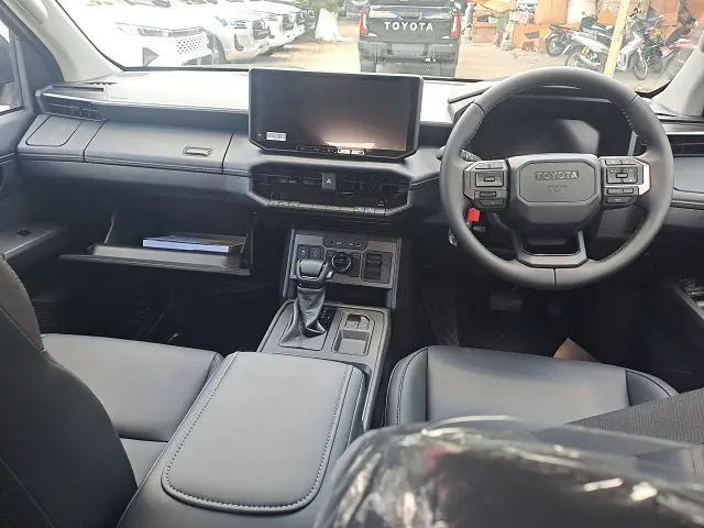 TOYOTA HILUX TRAVO thumbnail 4