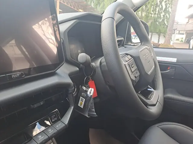 TOYOTA HILUX TRAVO thumbnail 5