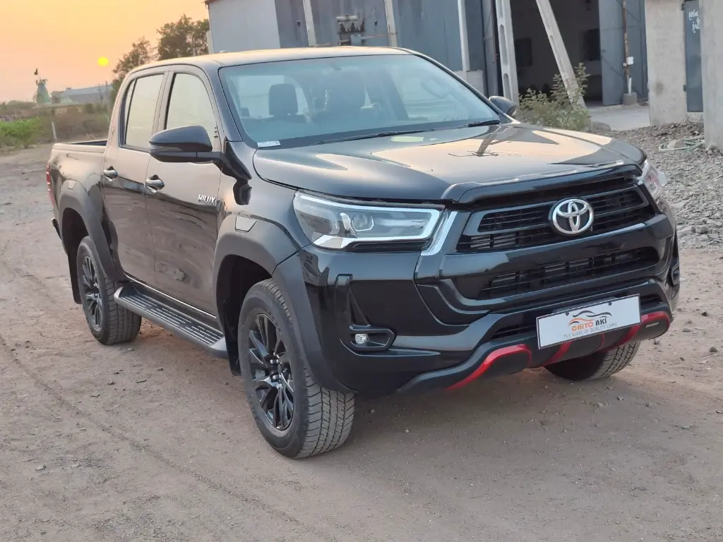 TOYOTA HILUX thumbnail 2