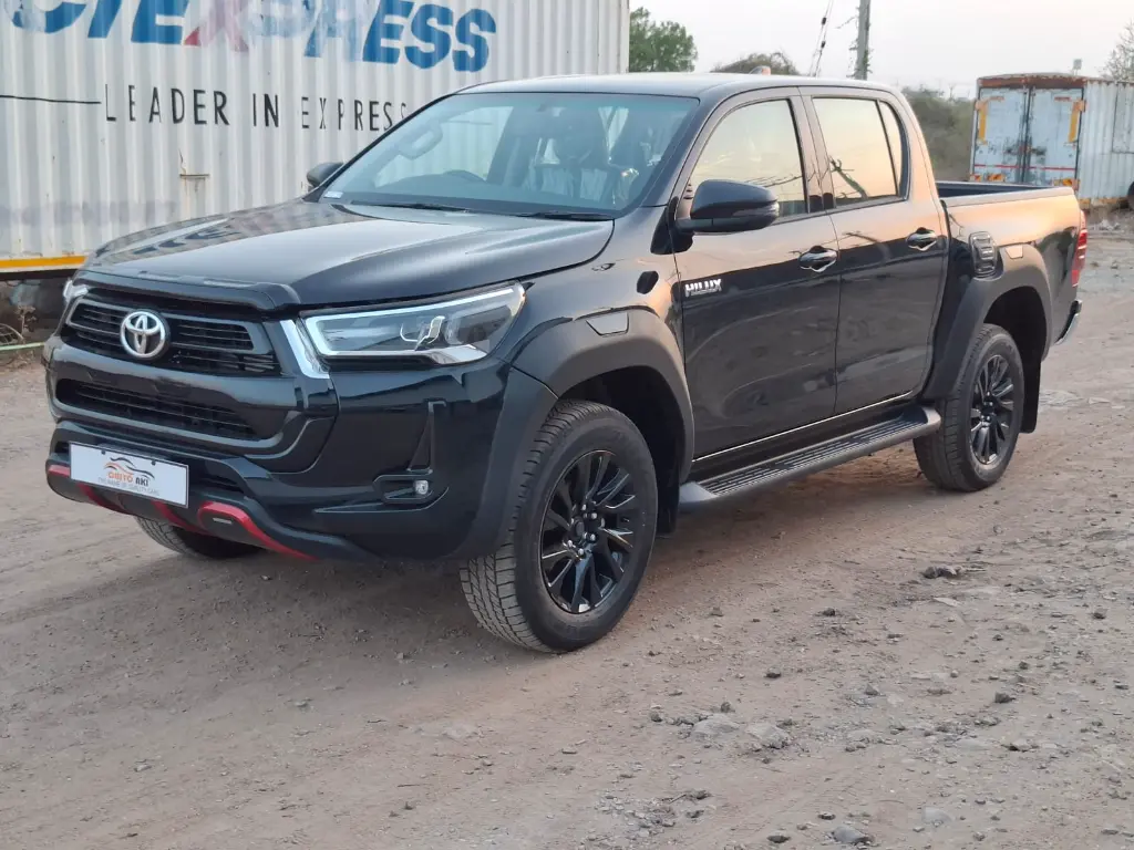 TOYOTA HILUX thumbnail 3