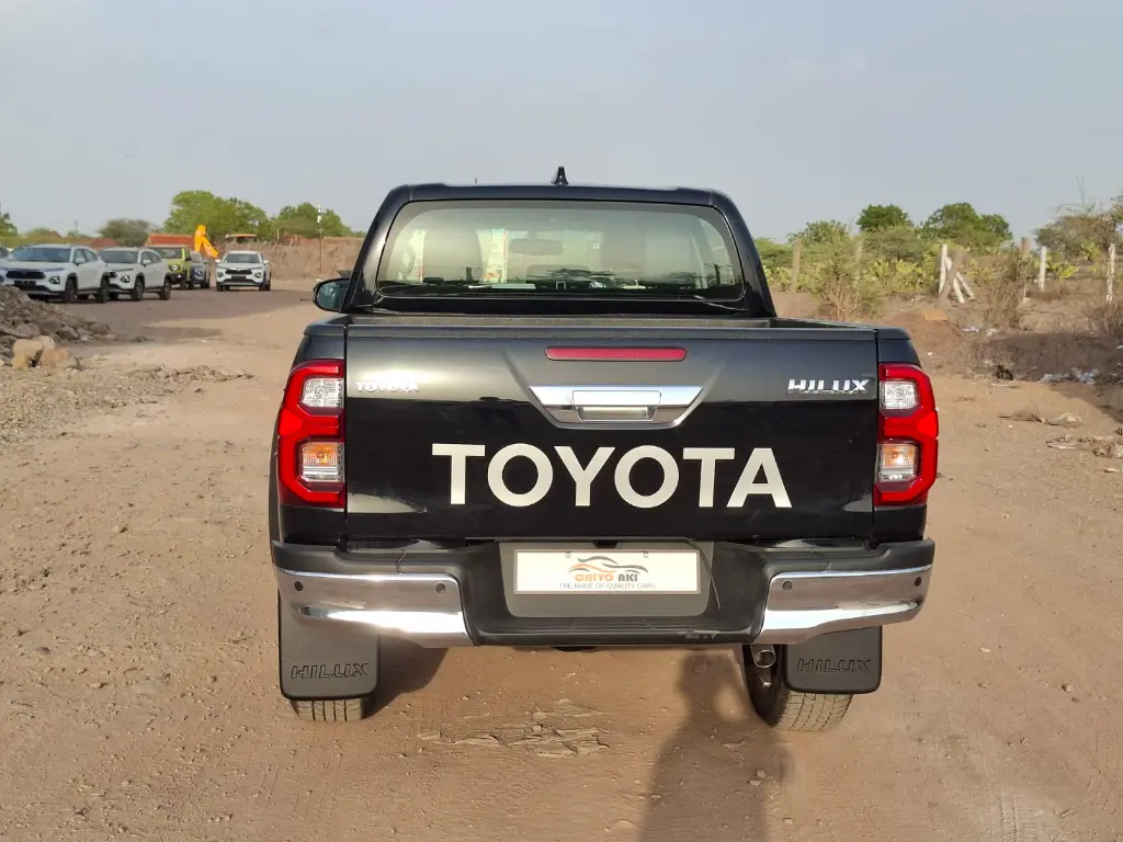 TOYOTA HILUX thumbnail 9