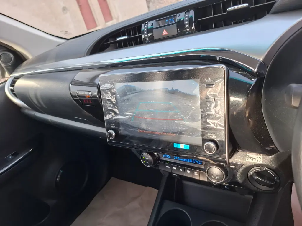 TOYOTA HILUX thumbnail 11