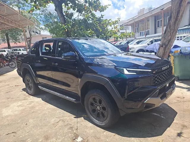 TOYOTA HILUX TRAVO thumbnail 2