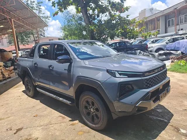 TOYOTA HILUX TRAVO thumbnail 2
