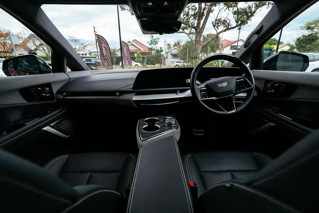 CADILLAC OPTIQ thumbnail 6