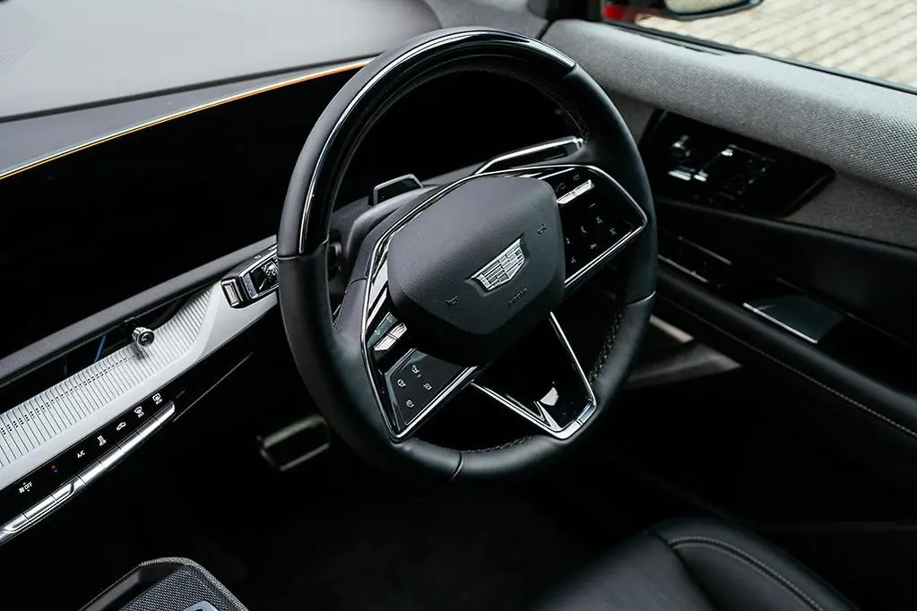 CADILLAC OPTIQ thumbnail 10