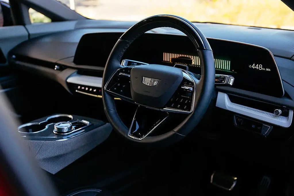 CADILLAC OPTIQ thumbnail 7