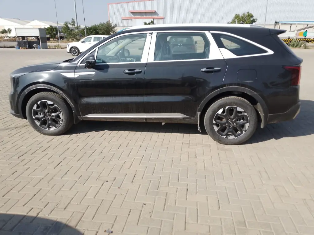 KIA SORENTO thumbnail 3