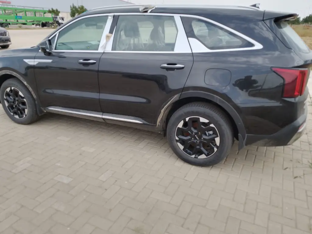 KIA SORENTO thumbnail 4