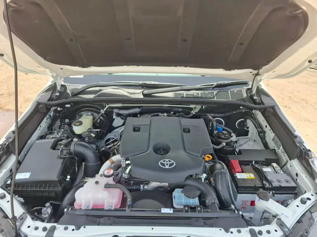 TOYOTA HILUX thumbnail 2