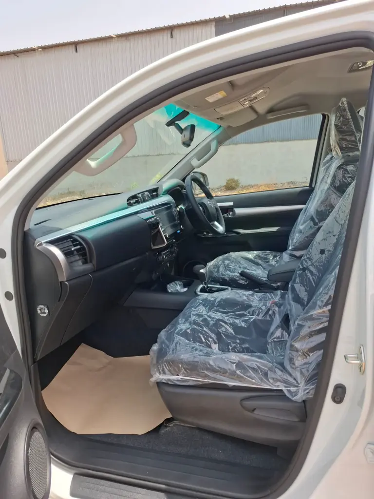 TOYOTA HILUX thumbnail 9
