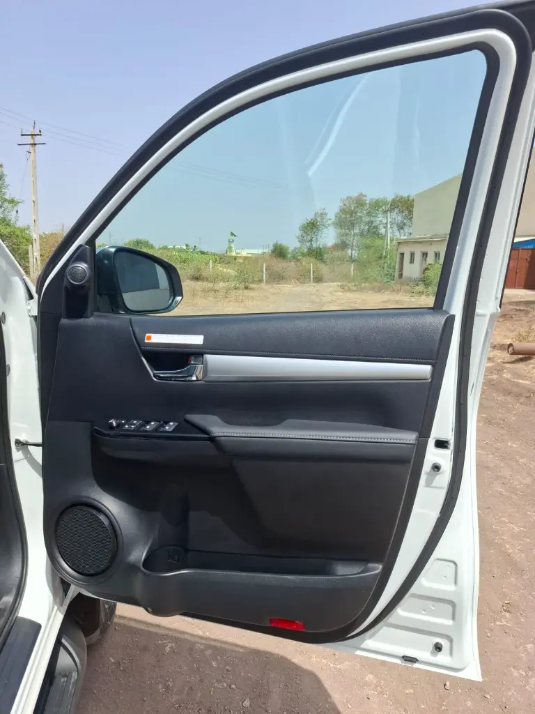 TOYOTA HILUX thumbnail 14