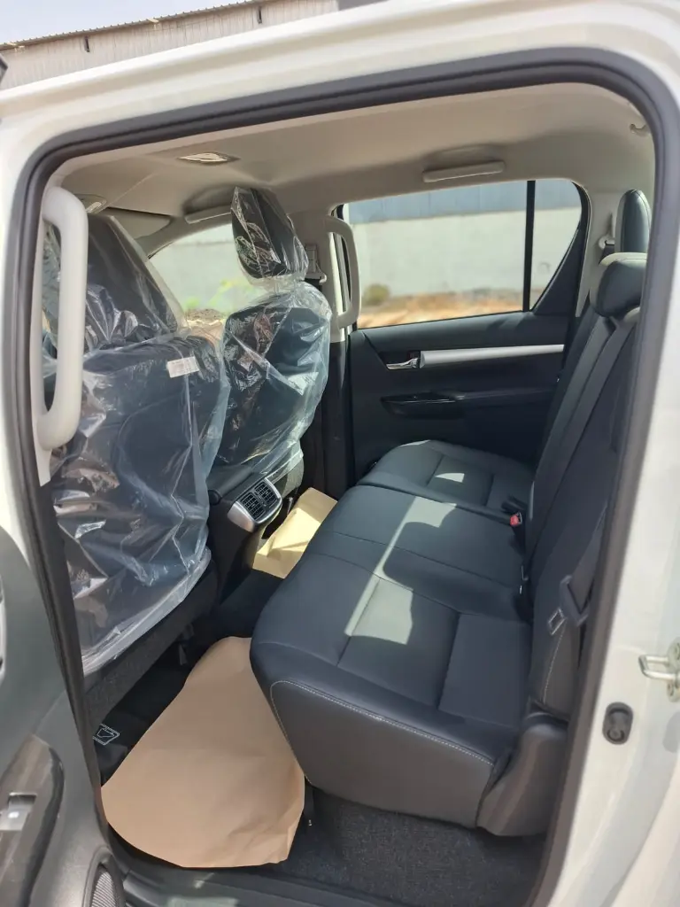 TOYOTA HILUX thumbnail 13