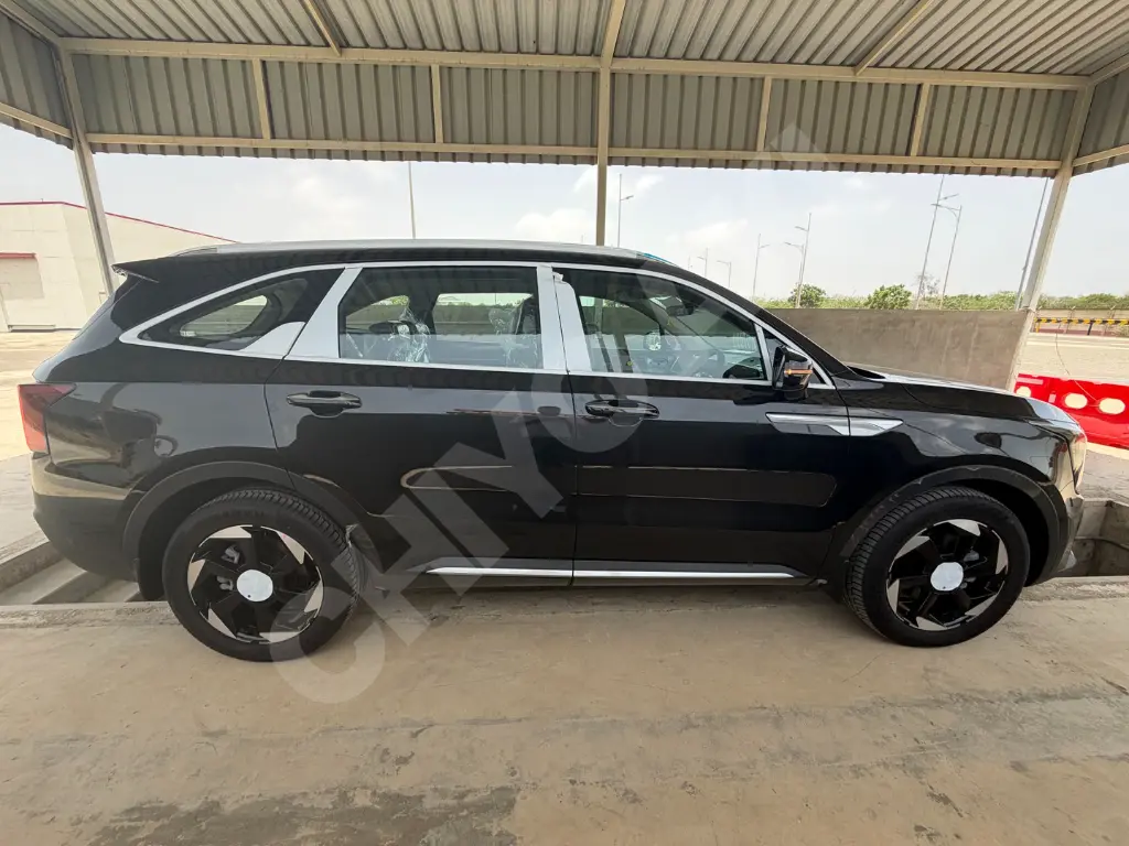 KIA SORENTO thumbnail 3