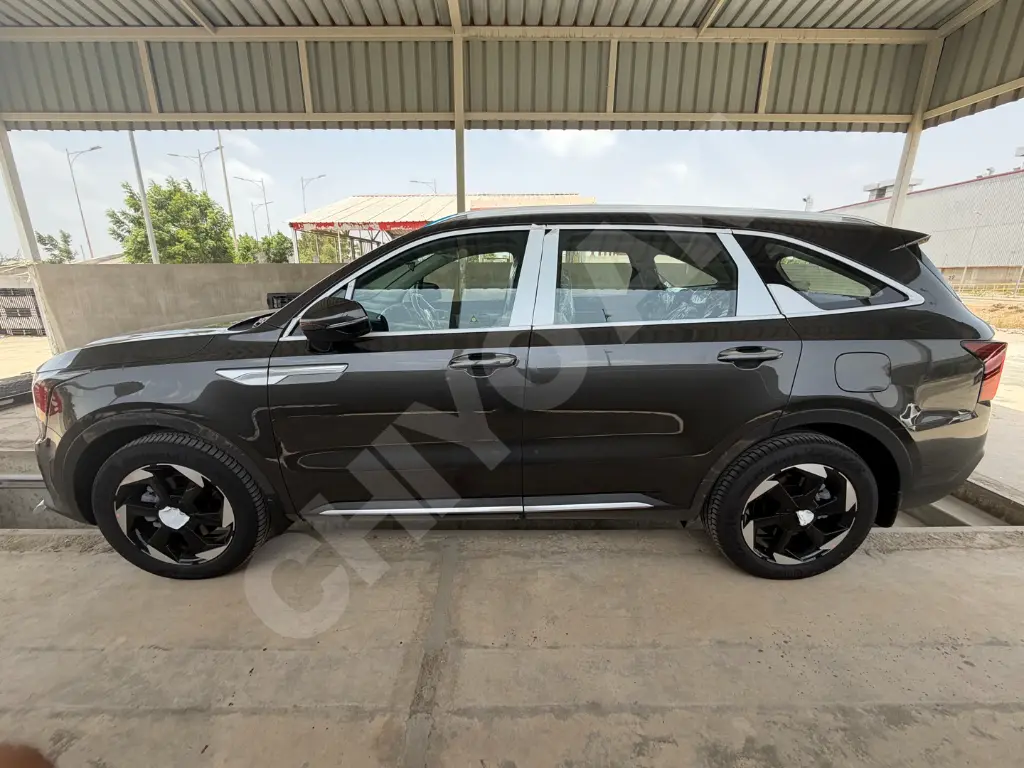 KIA SORENTO thumbnail 4