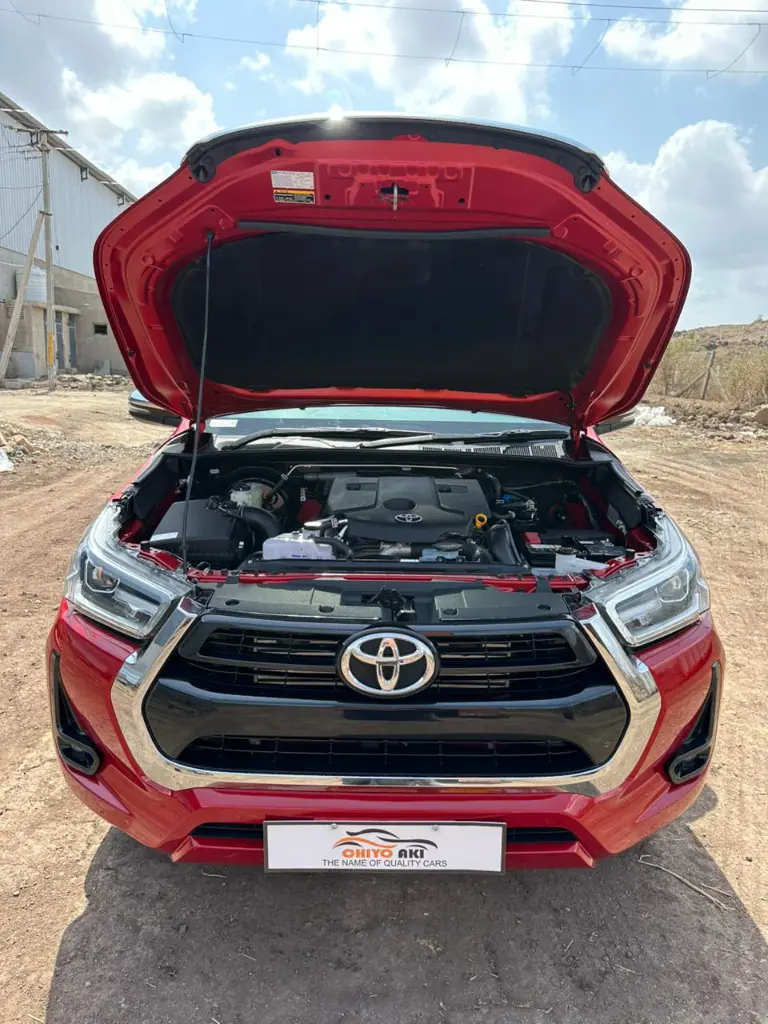 TOYOTA HILUX thumbnail 2
