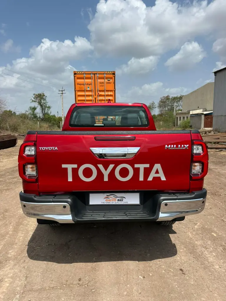TOYOTA HILUX thumbnail 6