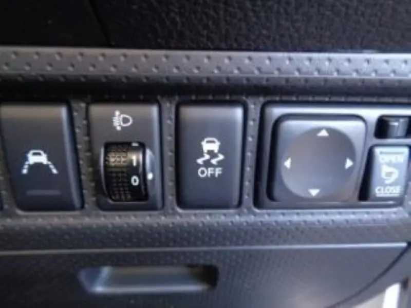 NISSAN AD VAN thumbnail 3