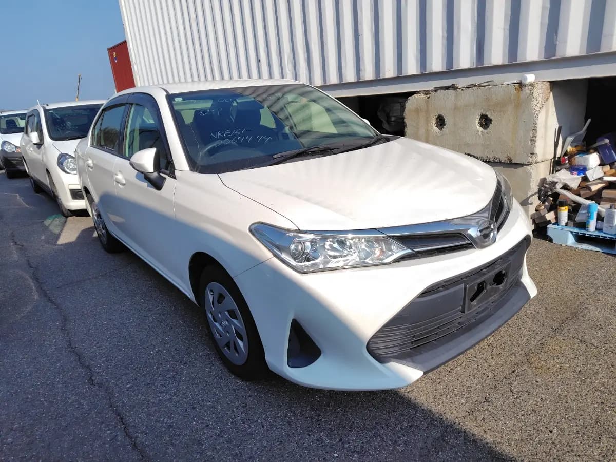 TOYOTA COROLLA AXIO view 1