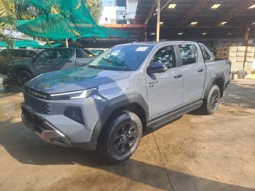 TOYOTA HILUX TRAVO