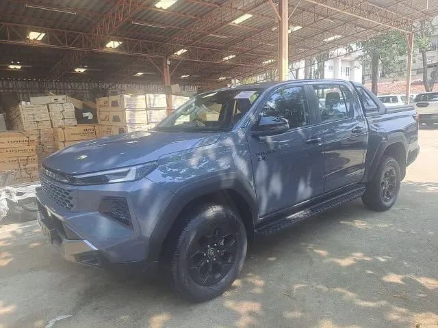 TOYOTA HILUX TRAVO view 1