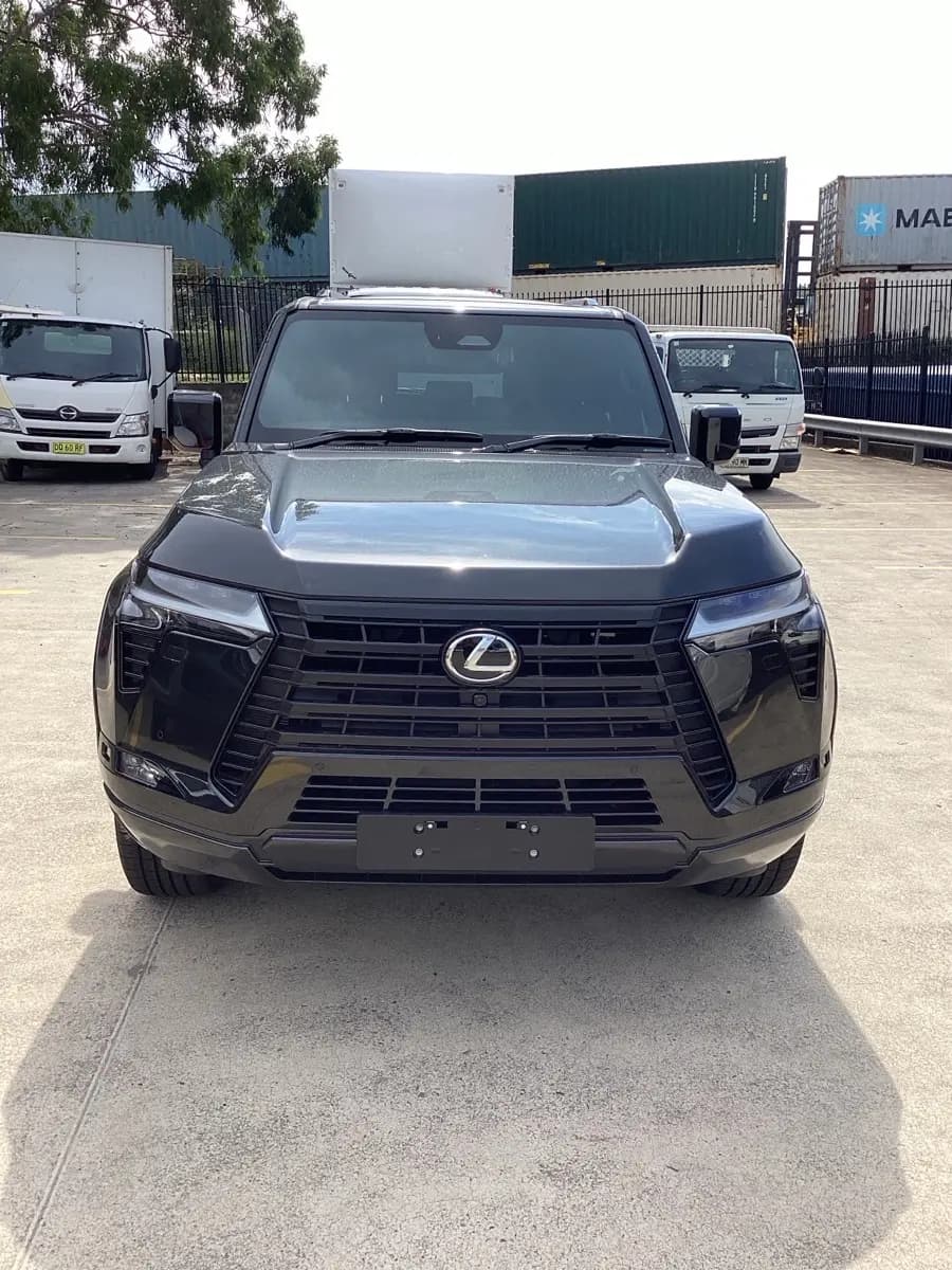 LEXUS GX view 1