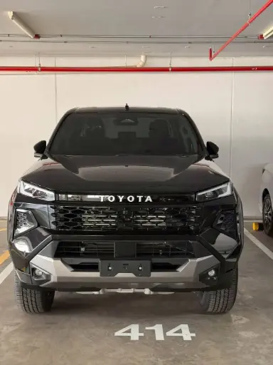 TOYOTA HILUX TRAVO