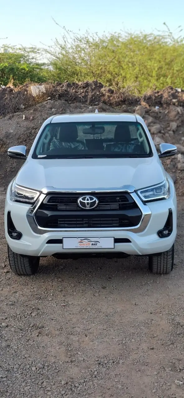 TOYOTA HILUX view 1