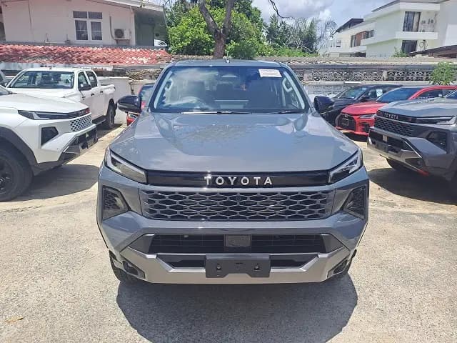 TOYOTA HILUX TRAVO view 1