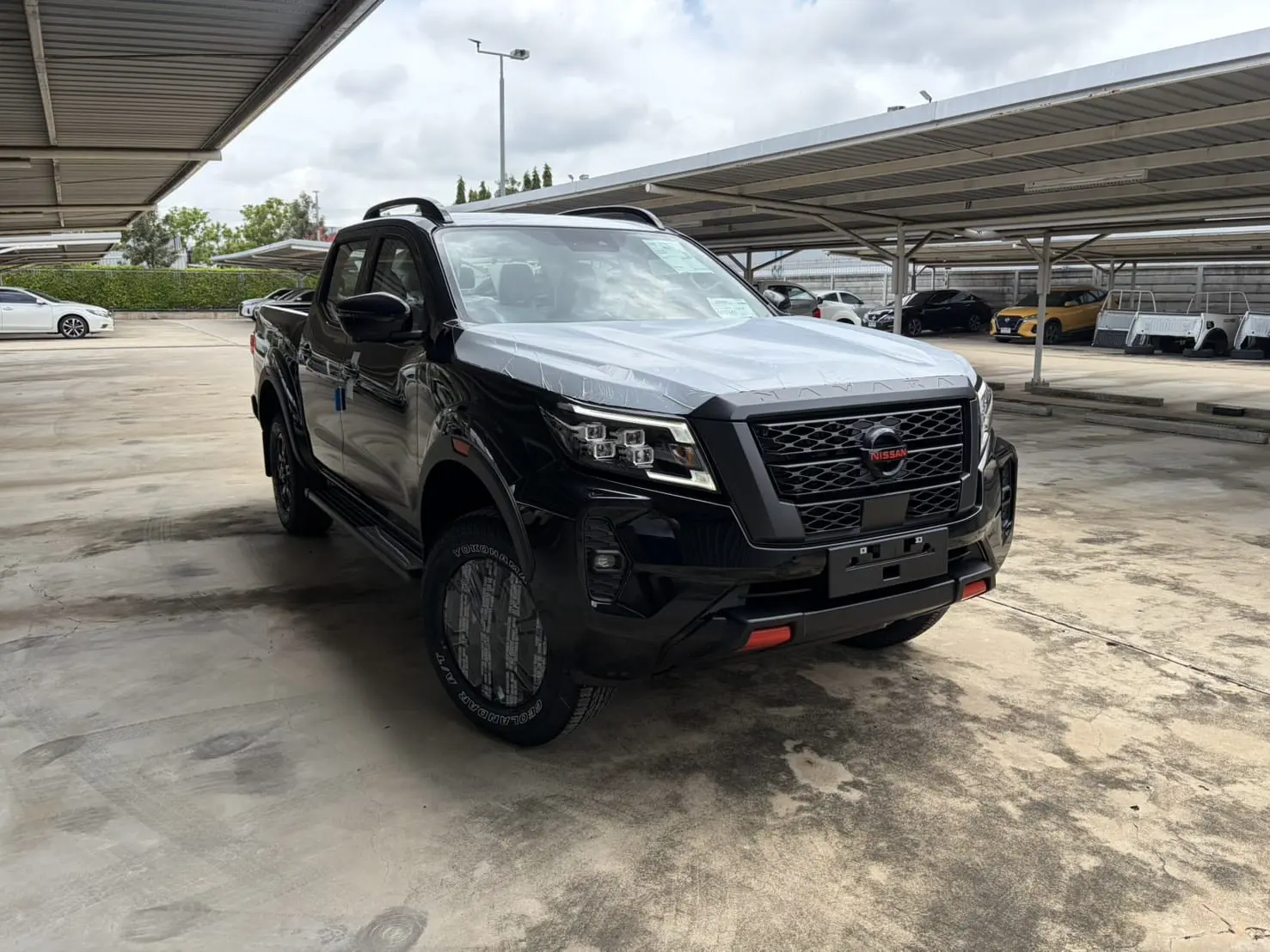 NISSAN NAVARA view 1