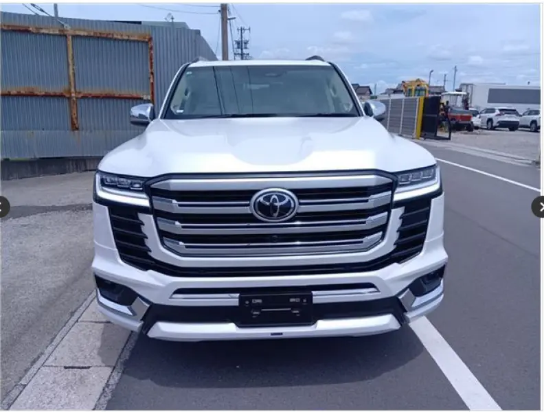 TOYOTA LAND CRUISER LC300 view 1