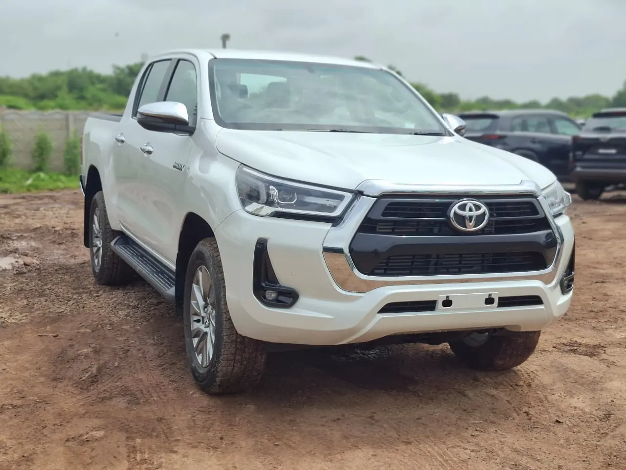 TOYOTA HILUX view 1
