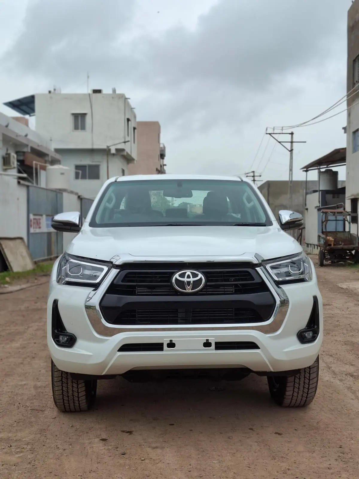 TOYOTA HILUX view 1