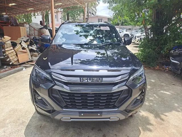 ISUZU D-MAX view 1