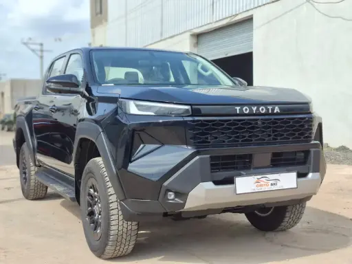 TOYOTA HILUX TRAVO