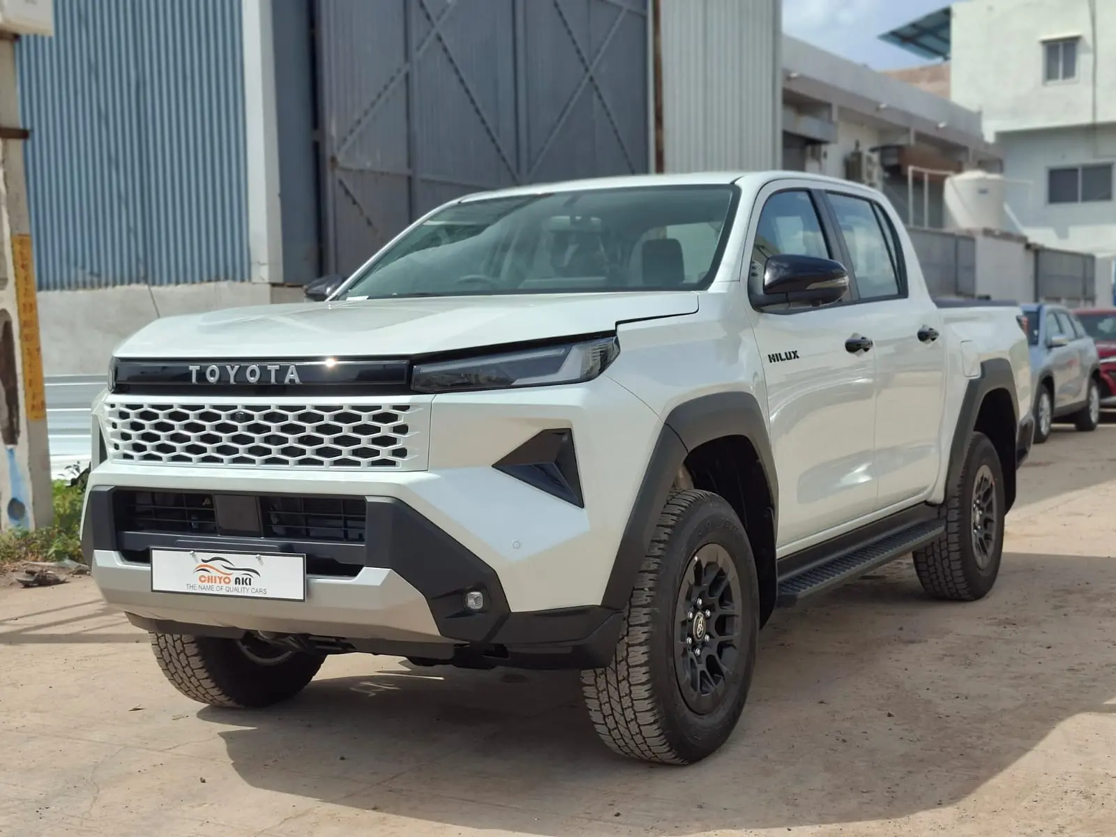 TOYOTA HILUX TRAVO view 1