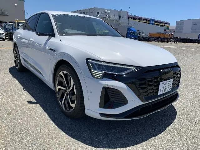 AUDI Q8 SPORTBACK E-TRON view 1