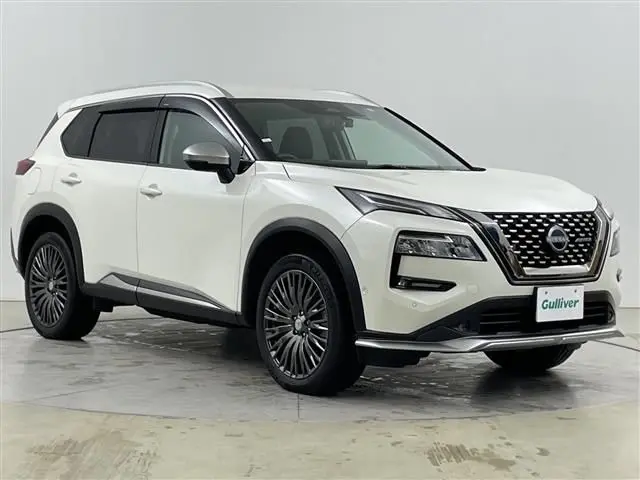 NISSAN X-TRAIL HYBRID view 1