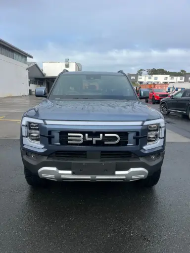 BYD SHARK 6