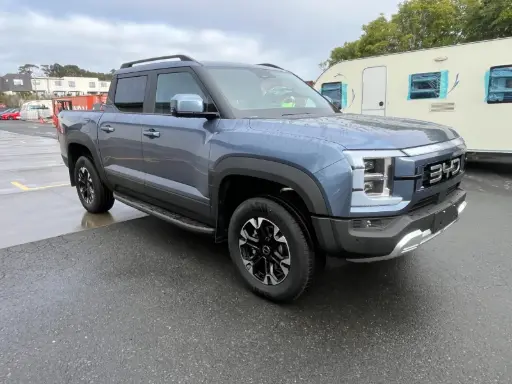 BYD SHARK 6